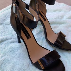 Steve Madden Heels with zipper back